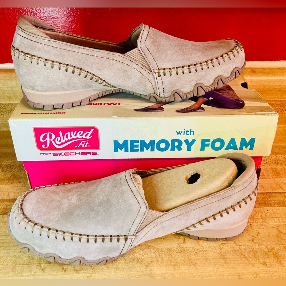 Skechers Women’s Biker Alumni Suede Slip On Loafers/Shoes Size 7 Wide NEW IN BOX